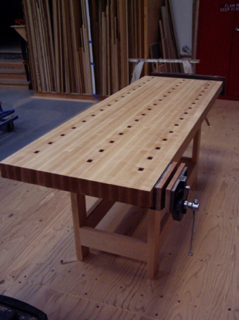 Bench Complete, seen from front vise.